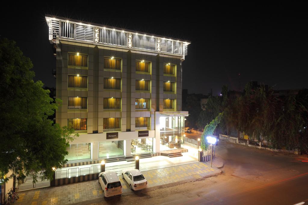 Celestia The Hotel Ahmedabad Eksteriør bilde